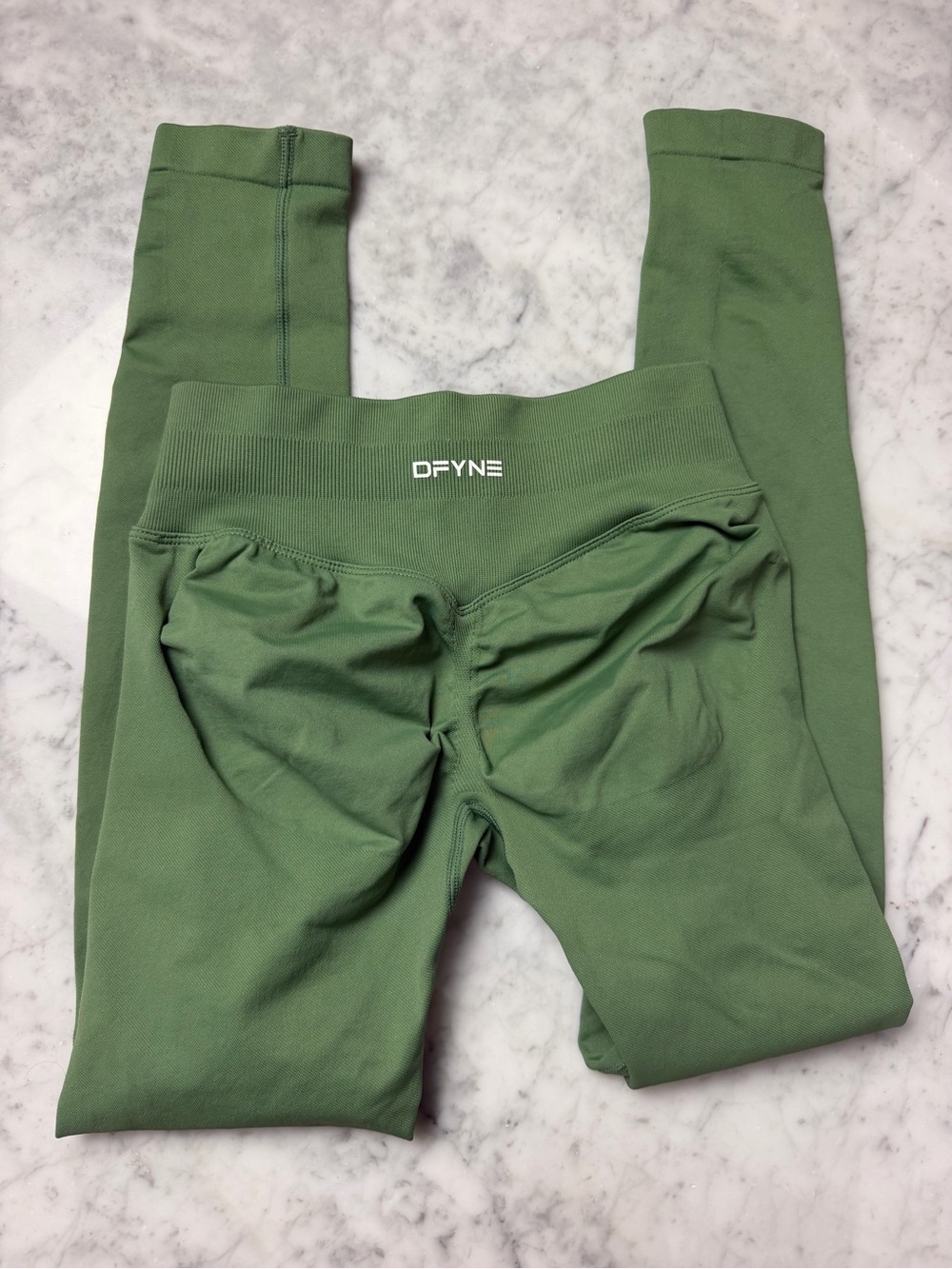 DFYNE Green Seam-Detail Leggings